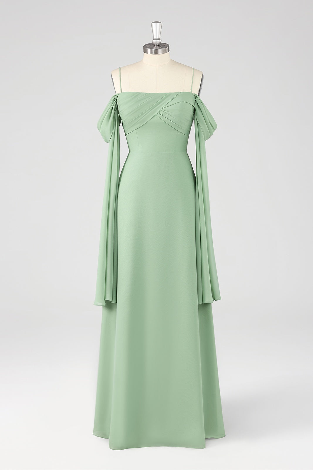 Vestido largo verde salvia con hombros descubiertos y mangas drapeadas